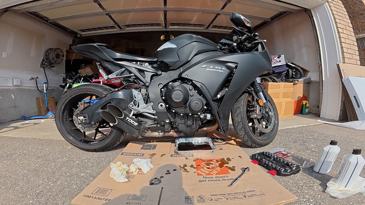 How to Change Motorcycle Oil: Step-by-Step Guide for Beginners (2026)