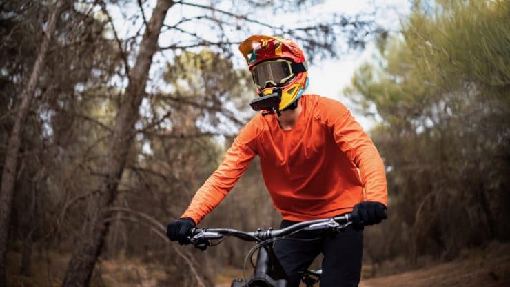 Insta360 X4 Air on helmet chin mount